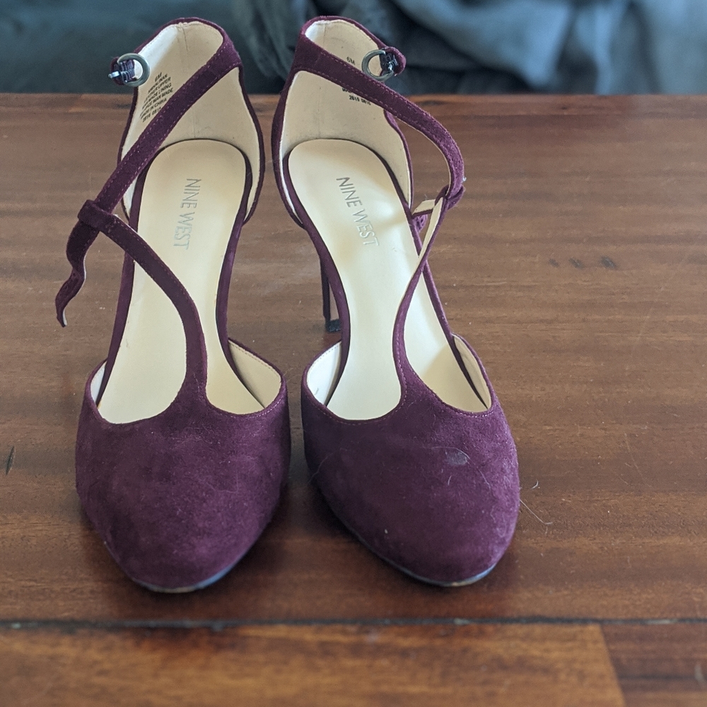 Suede pumps
